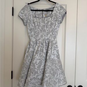 Zac Posen Silver Jacquard Fit & Flare Dress — Size 8 (NWT, $1,990 Retail)